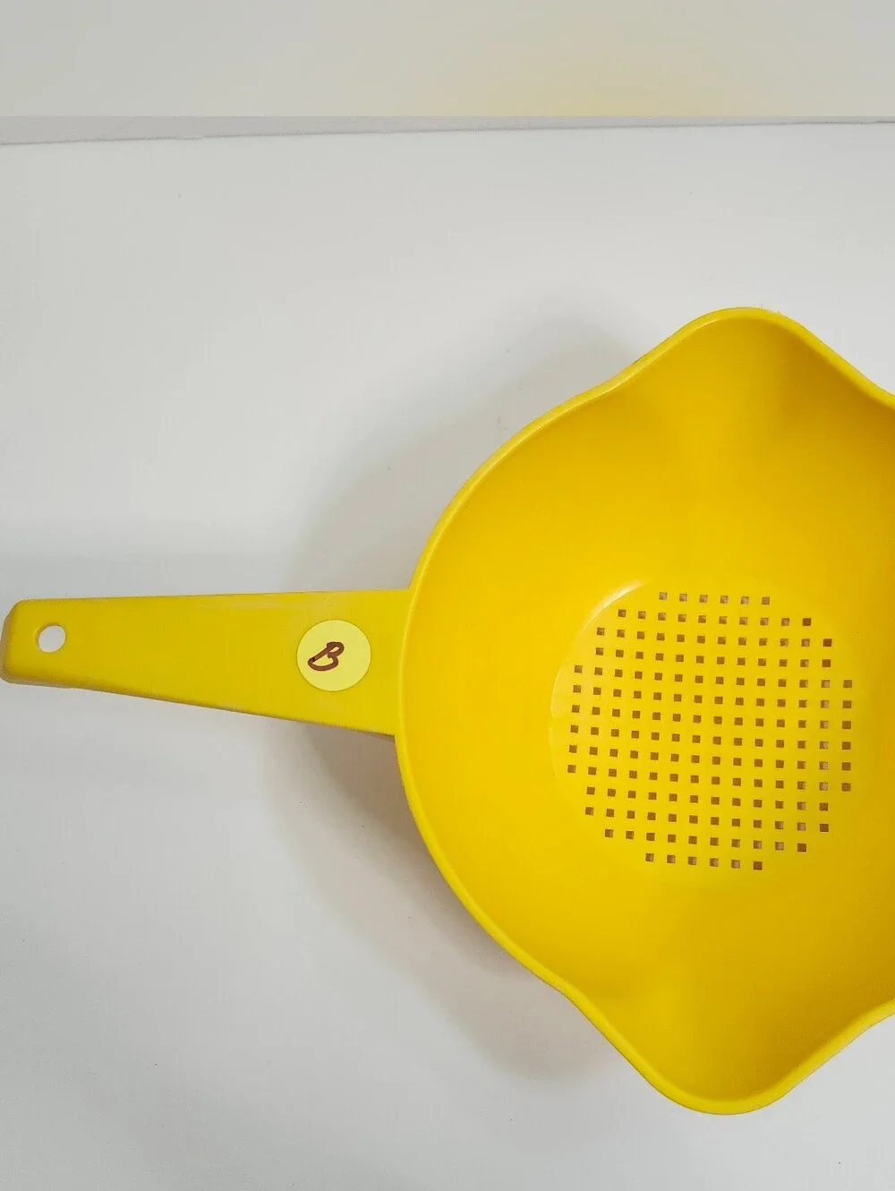 Vintage 80s Tupperware 1 Quart Goldenrod Colander/Strainer 1200-10 11X8